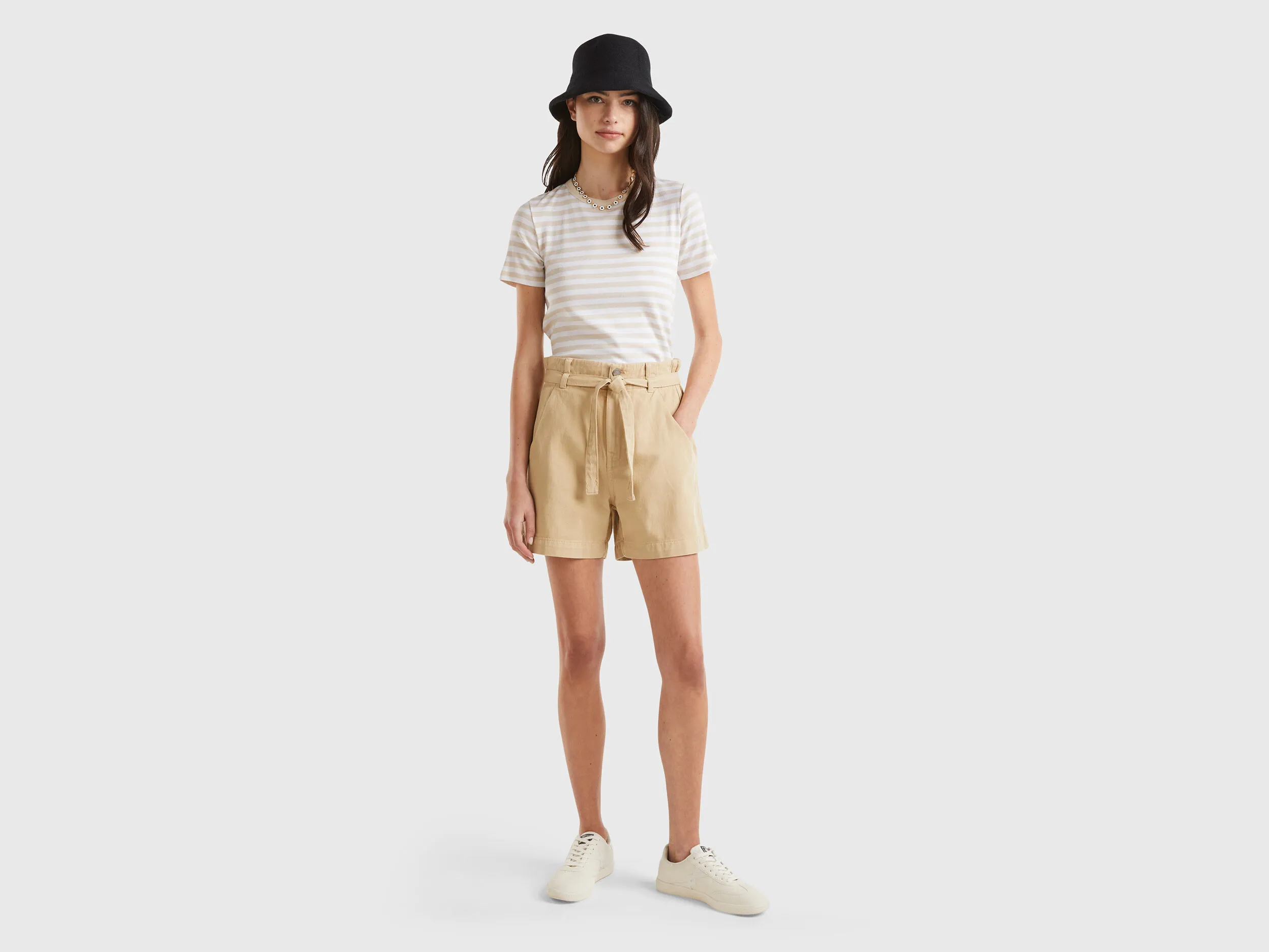 Bermudas con pernera amplia