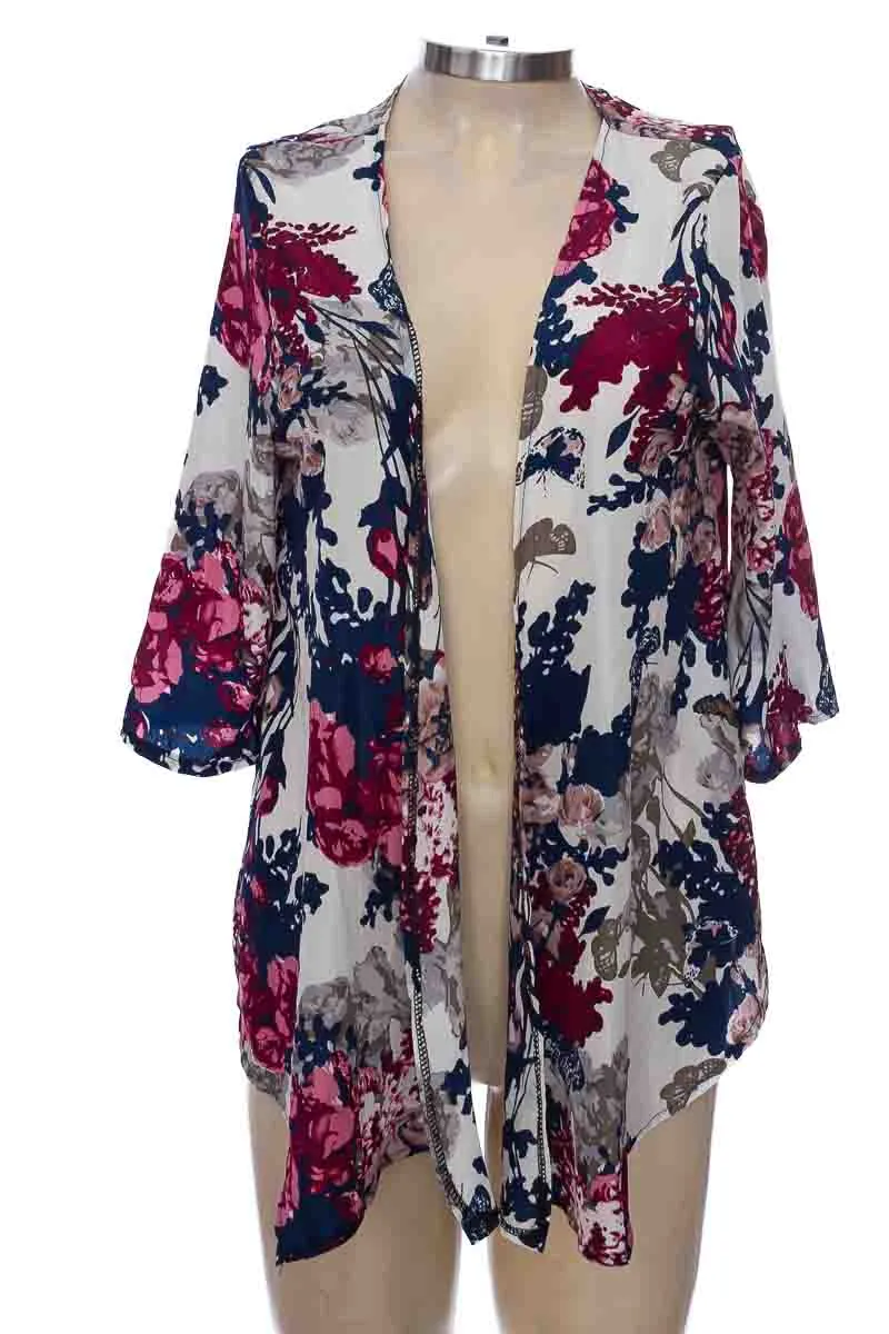 BLUSA COLOR BLANCO  CLOSEANDO