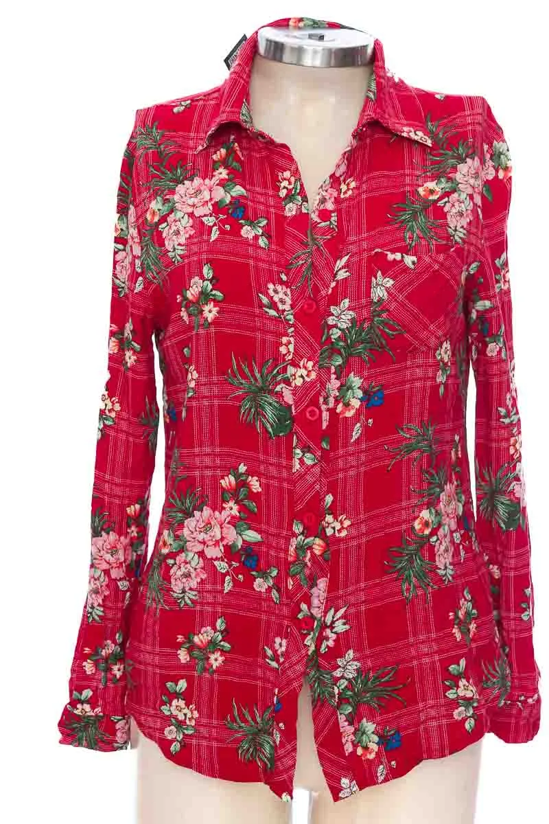 BLUSA COLOR ROJO  CLOSEANDO