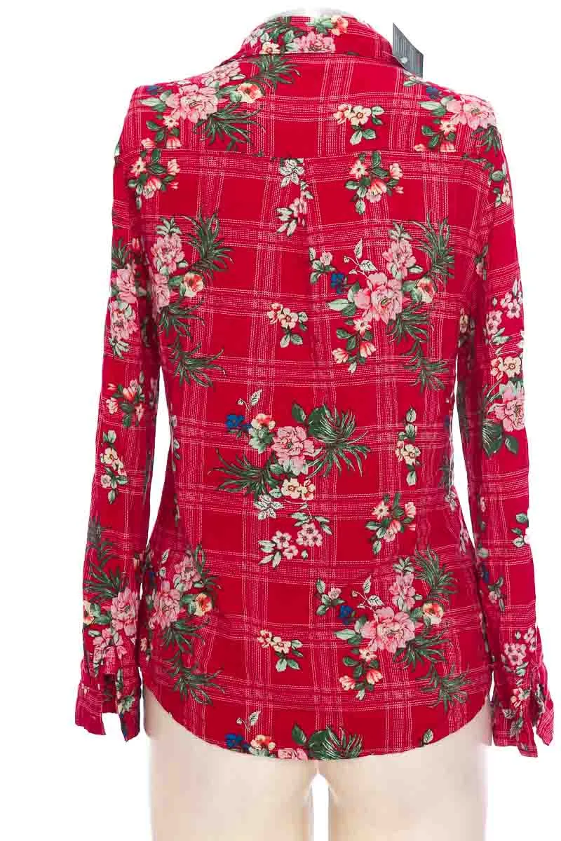 BLUSA COLOR ROJO  CLOSEANDO