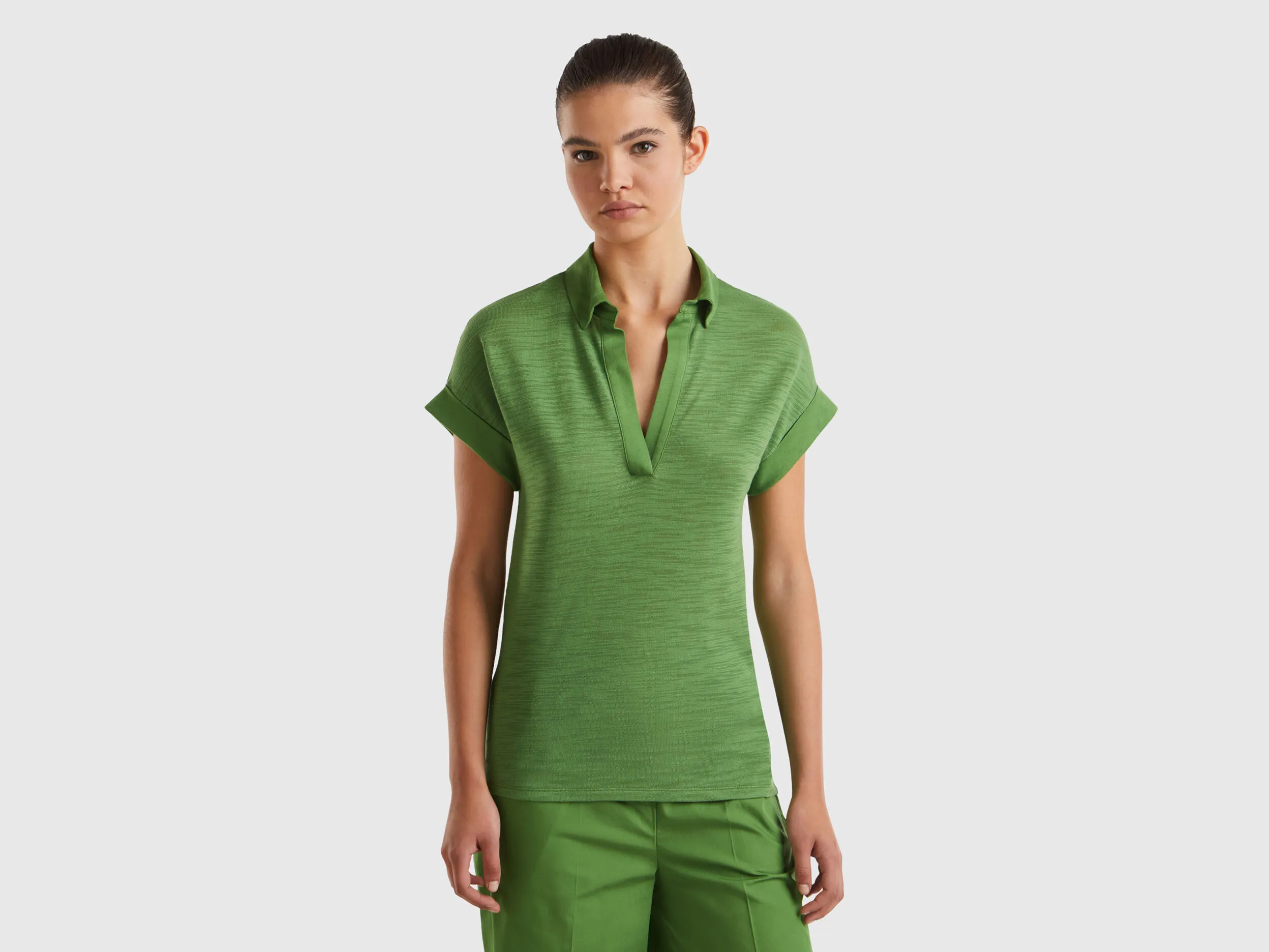 Camiseta ligera tipo polo