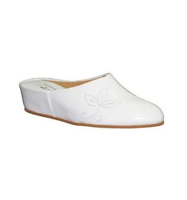 Chanclas casa piel cuña Trigono en blanco