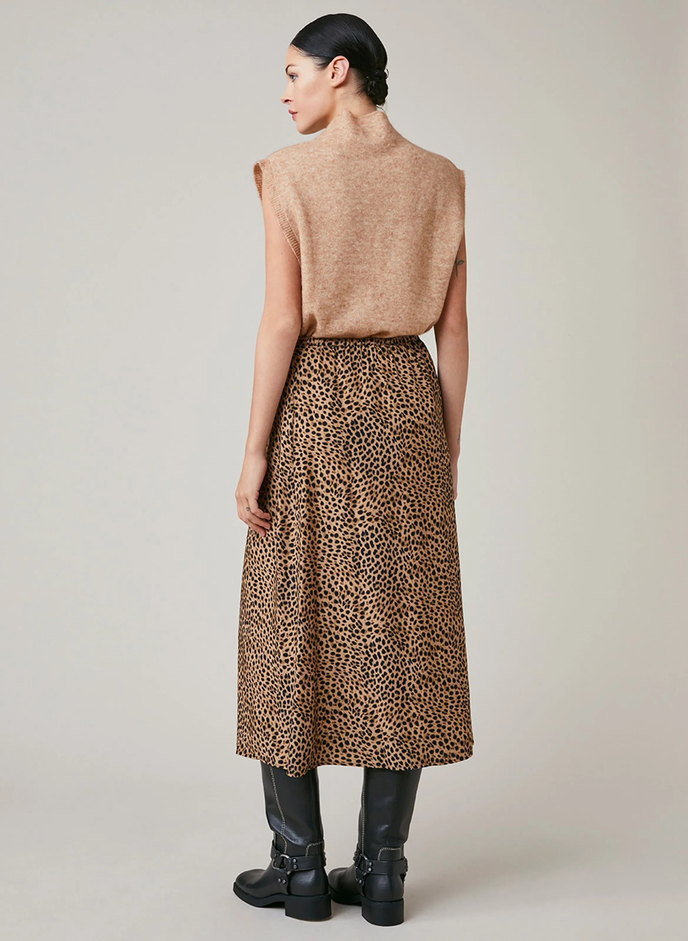 HARRIS WILSON FAUVE  FALDA MIDI RECTA CON ESTAMPADO DE LEOPARDO EN MARRON