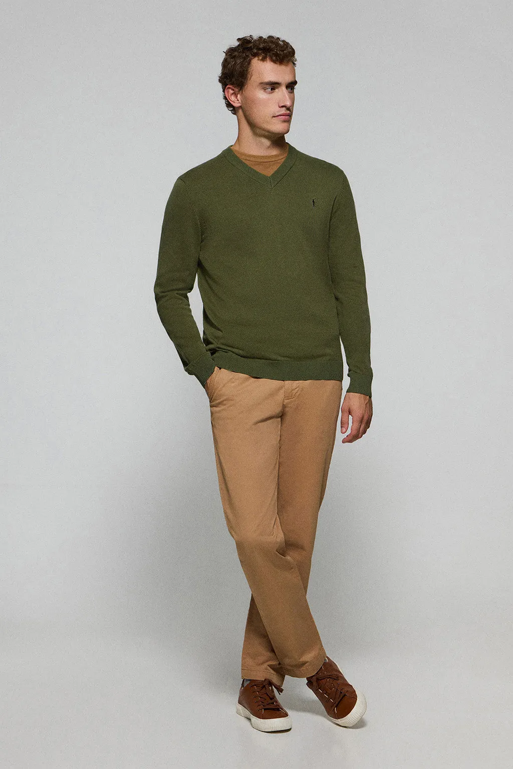Jersey de punto verde caqui con cuello de pico y bordado Rigby Go