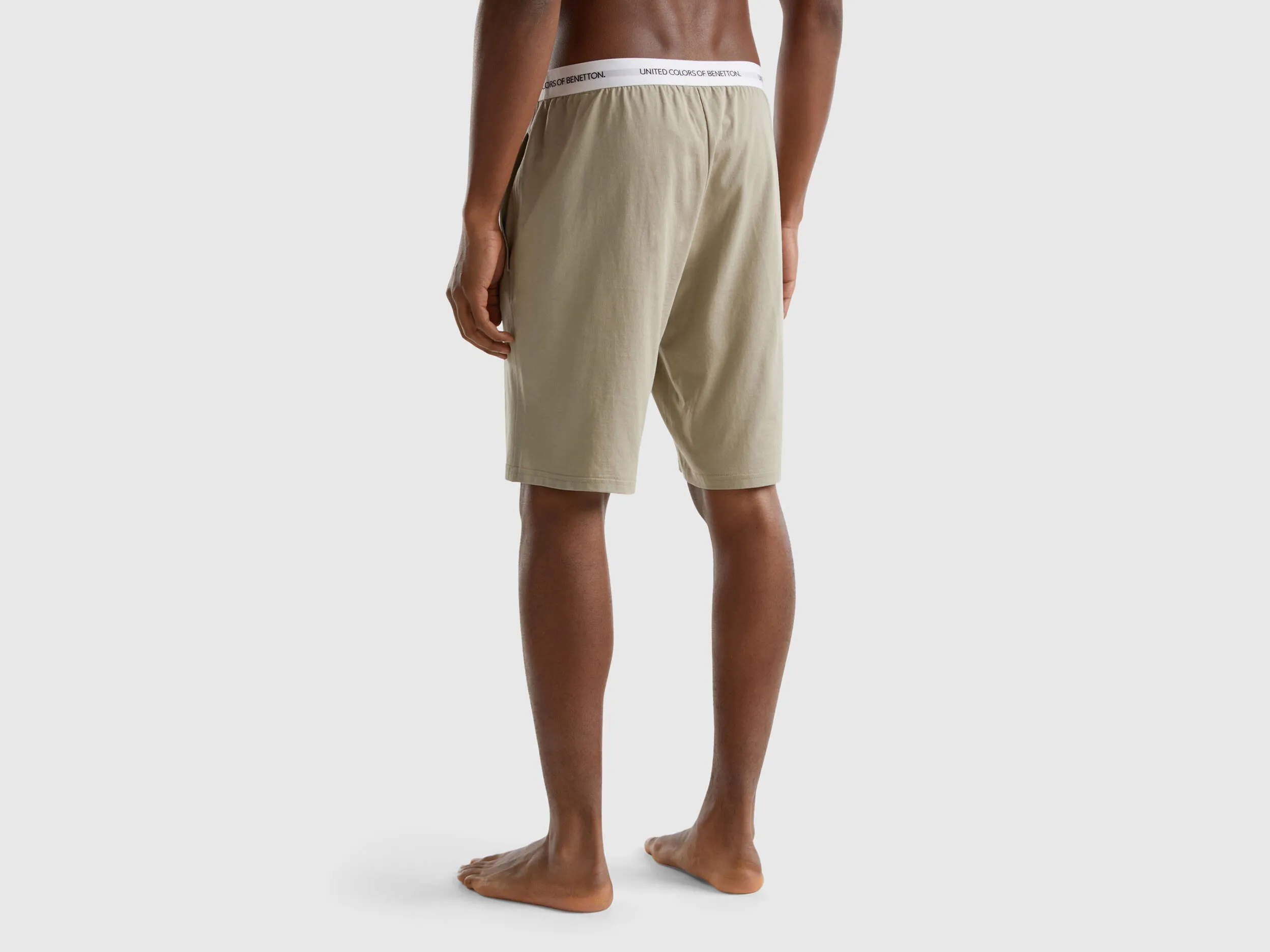 Pantalón corto de 100 % algodón