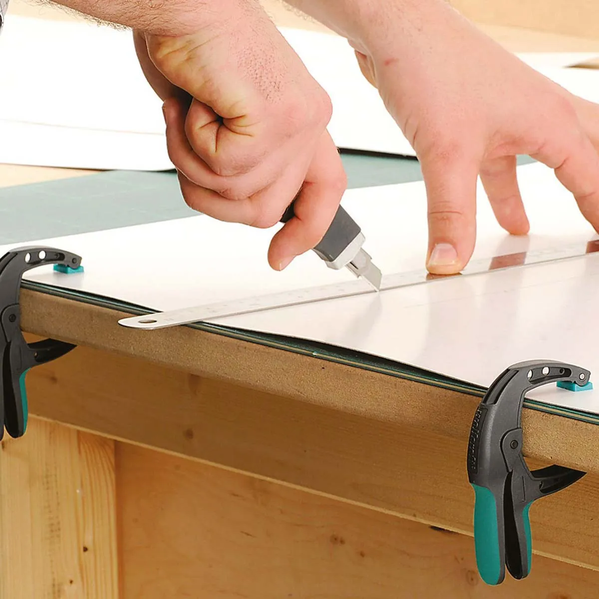 Pinza con resorte móvil ergonómico FZH