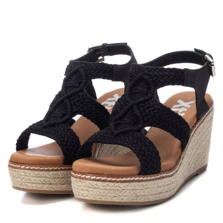 Sandalias cuña Xti negras con detalles trenzados