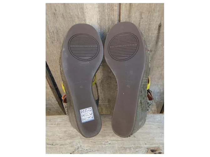 Sandalias de cuña Chie Mihara p 40 Nueva condición Gris Amarillo 