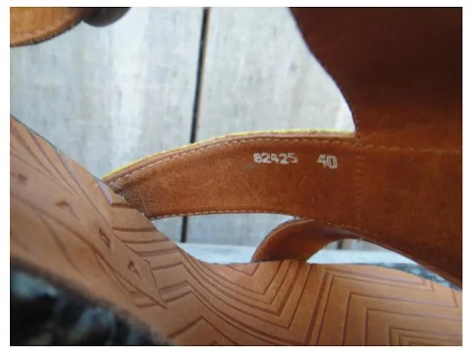 Sandalias de cuña Chie Mihara p 40 Nueva condición Gris Amarillo 