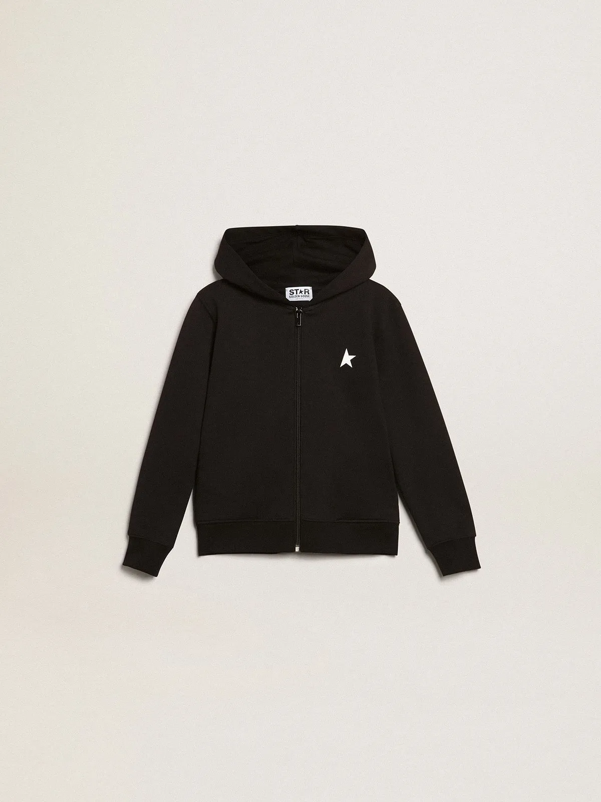 Sudadera negra con capucha con estrella y logo blancos en contraste