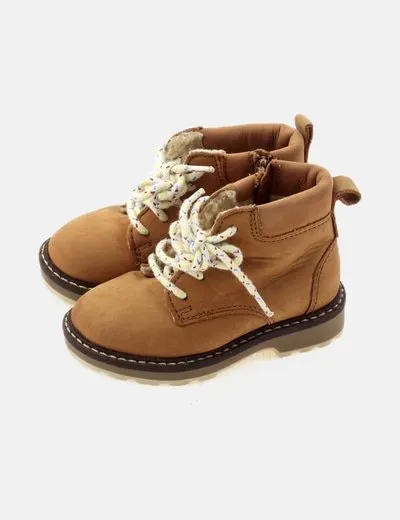 Zara Bota marrón básica
